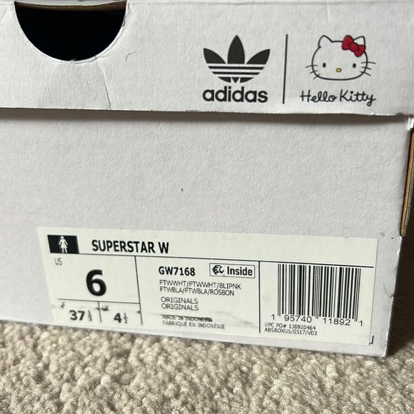 Hello Kitty Adidas Superstar Shoes Size 6 - Picture 5 of 5